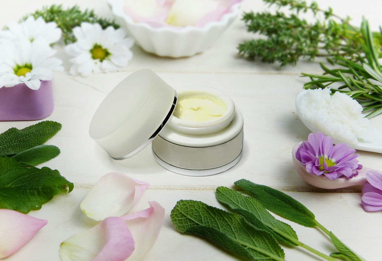 cream, skin, care, cosmetics, lid, beautiful flowers, fragrance, flower background, herbs, thyme, flower wallpaper, sage, rose, rose flower, flowers, petals, pink, essential oils, shea butter, coconut oil, nature, plant, alternative medicine, self-made, bio, box, hand made, beauty